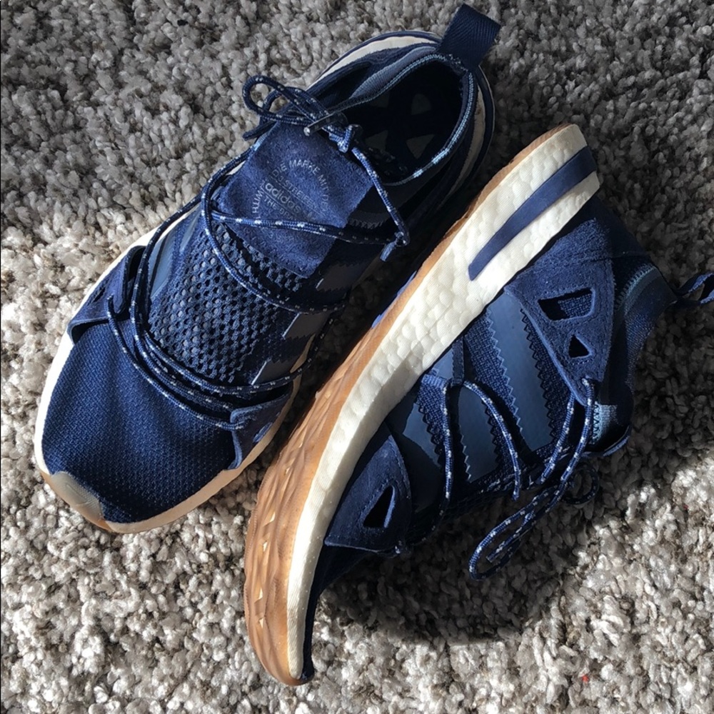 - Arkyn Adidas size 8.5 w